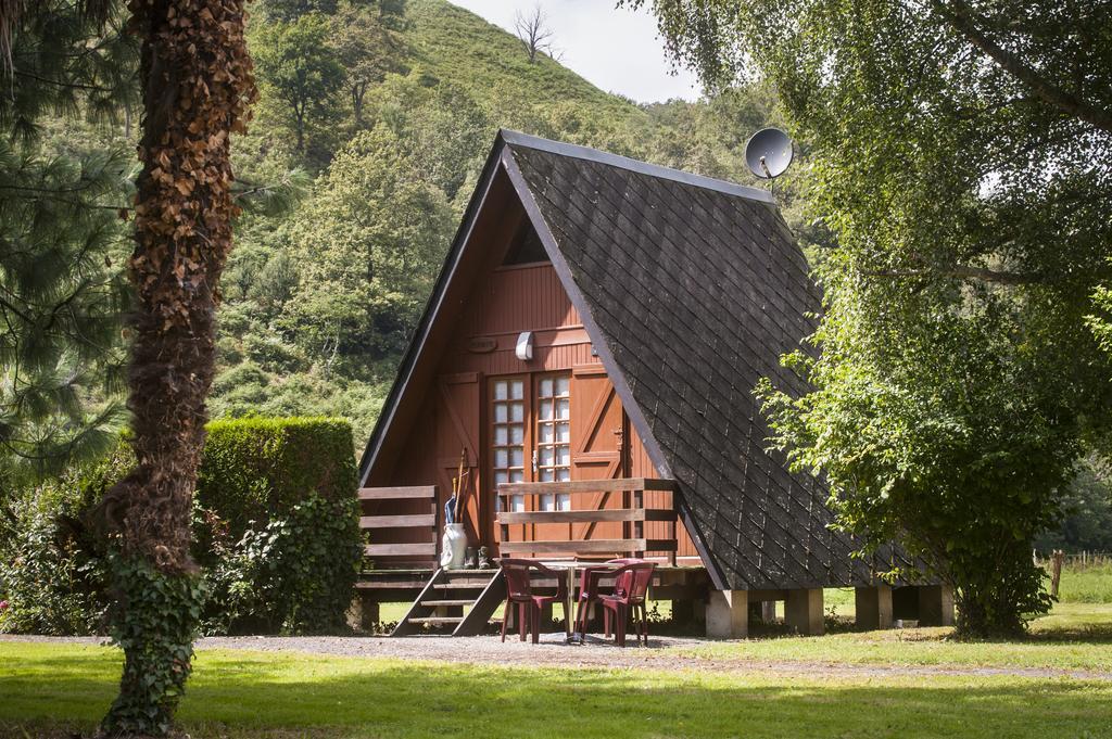 Logis Le Vieux Logis Hotel Lestelle-Betharram Exterior photo