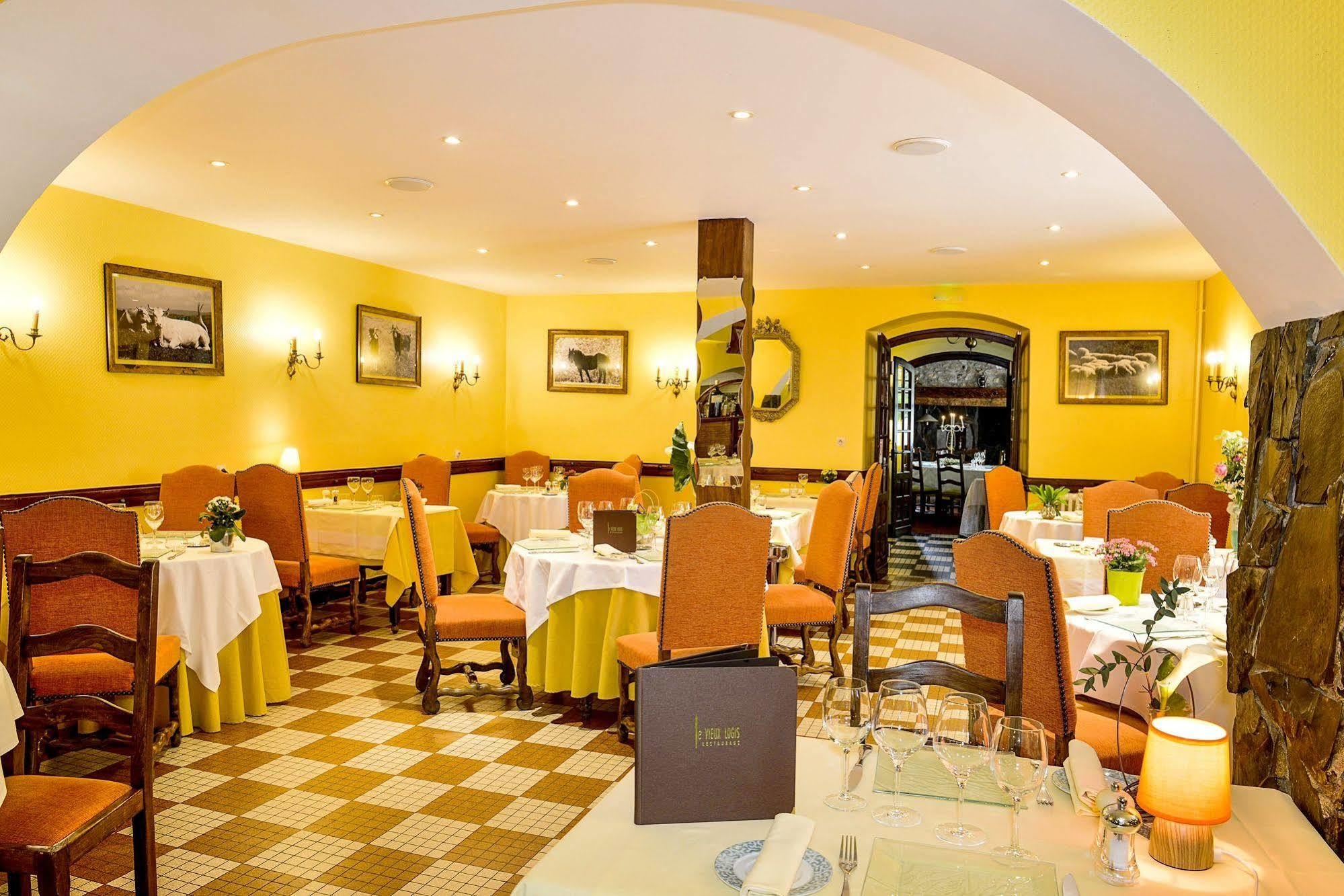 Logis Le Vieux Logis Hotel Lestelle-Betharram Exterior photo