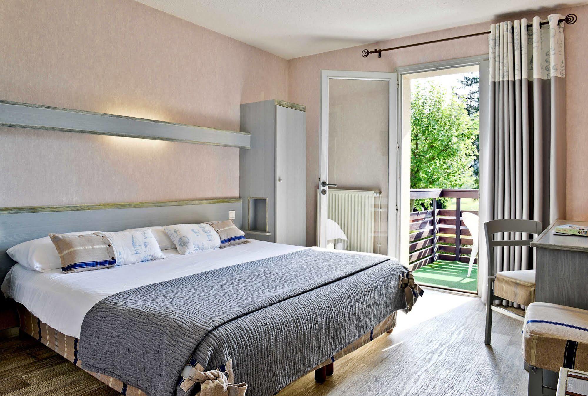 Logis Le Vieux Logis Hotel Lestelle-Betharram Exterior photo