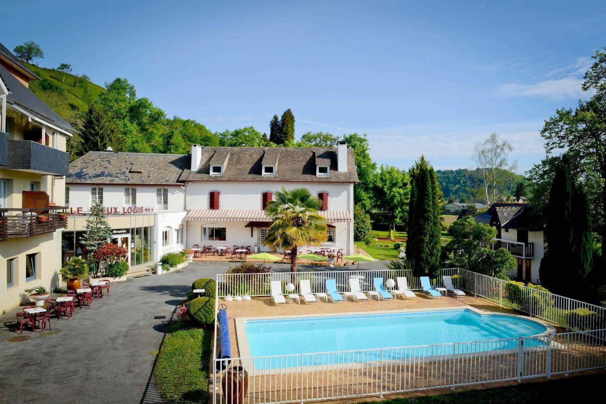Logis Le Vieux Logis Hotel Lestelle-Betharram Exterior photo