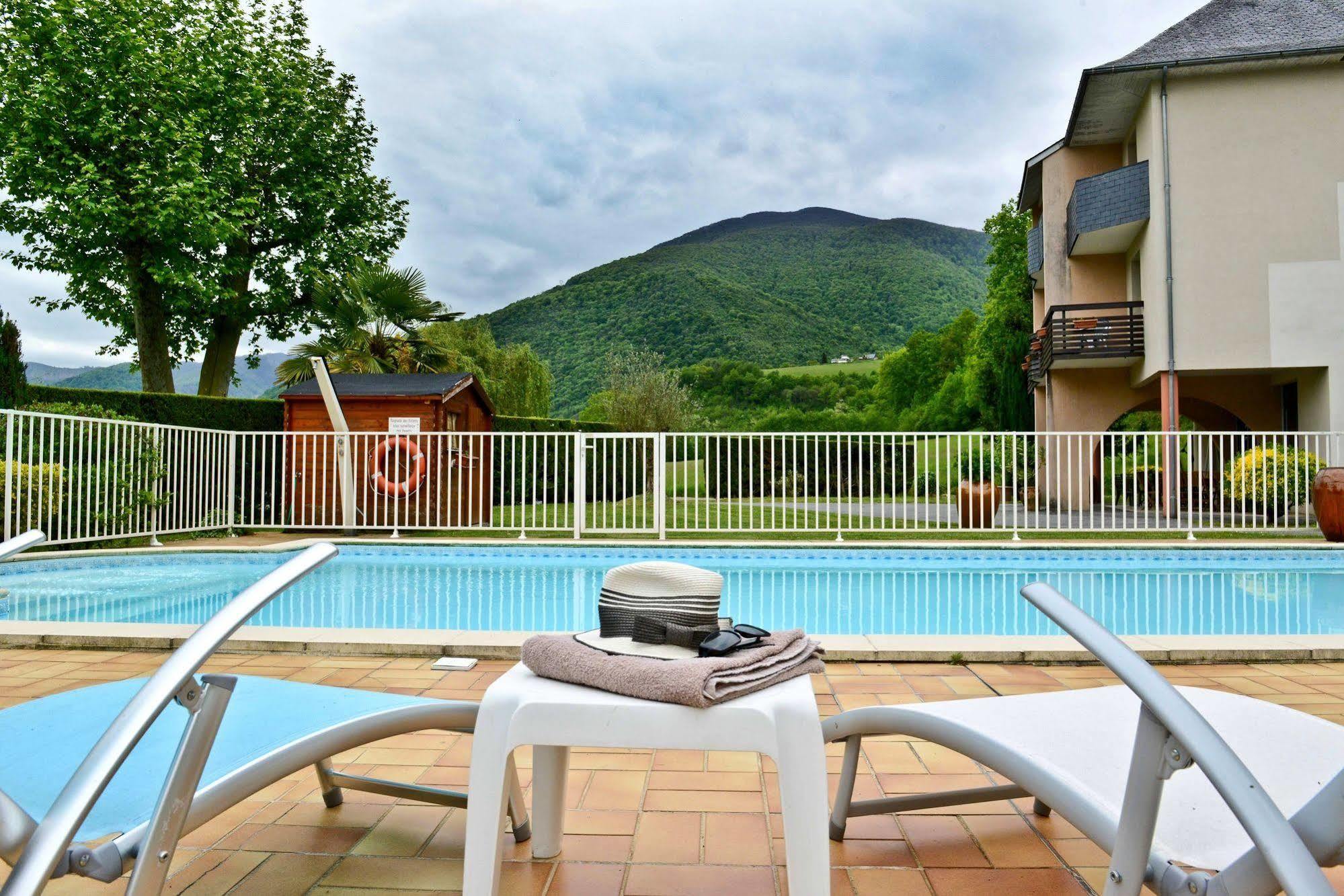 Logis Le Vieux Logis Hotel Lestelle-Betharram Exterior photo