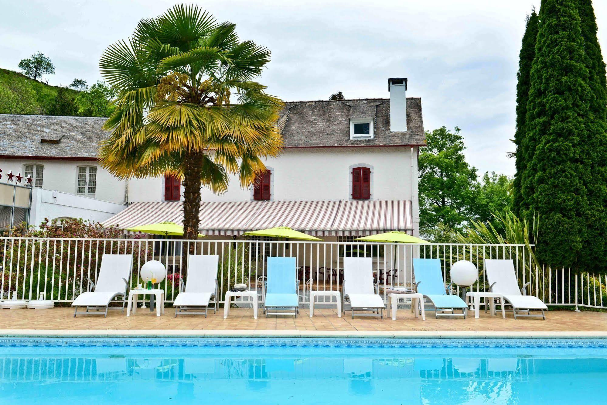 Logis Le Vieux Logis Hotel Lestelle-Betharram Exterior photo